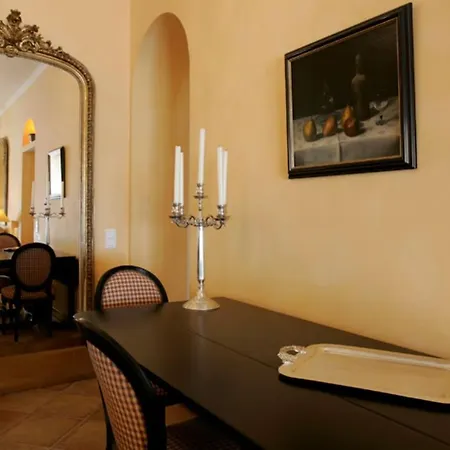 Lou Cade, Vue Imprenable Et Privee, Vila
